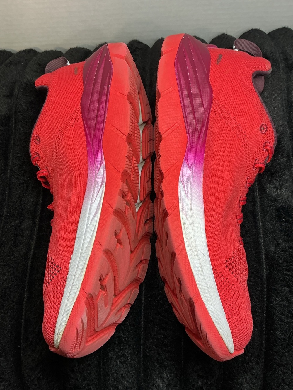 HOKA ONE ONE Mach 1 Women’s Size 9 Hibiscus Cherries Jubilee 1019280 Rare 2018 - Picture 9 of 15